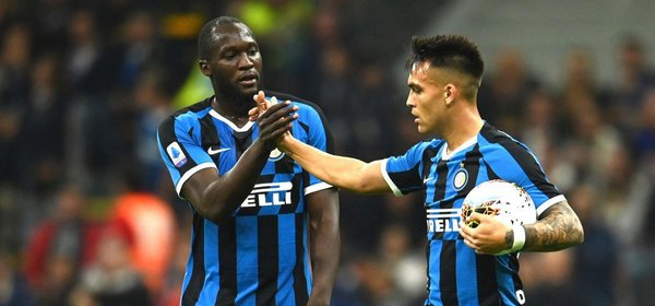 MILAN, ITALY - OCTOBER 06:  Romelu Lukaku and Lautaro Martinez of FC Internazionale reacts during the Serie A match between FC Internazionale and Juventus at Stadio Giuseppe Meazza on October 6, 2019 in Milan, Italy.  (Photo by Claudio Villa - Inter/Inter via Getty Images)