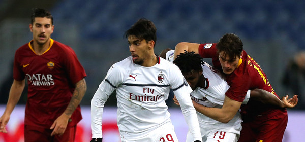 ROME, ITALY - FEBRUARY 03:  Patrick Schick of AS Roma competes for the ball with Franck Kessie and Lucas Paqueta of AC Milan during the Serie A match between AS Roma and AC Milan at Stadio Olimpico on February 3, 2019 in Rome, Italy.  (Photo by Paolo Bruno/Getty Images)
