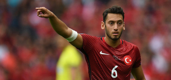 epa05359147 Hakan Calhanoglu of Turkey reacts during the UEFA EURO 2016 group D preliminary round match between Turkey and Croatia at Parc des Princes in Paris, France, 12 June 2016.

(RESTRICTIONS APPLY: For editorial news reporting purposes only. Not used for commercial or marketing purposes without prior written approval of UEFA. Images must appear as still images and must not emulate match action video footage. Photographs published in online publications (whether via the Internet or otherwise) shall have an interval of at least 20 seconds between the posting.)  EPA/GEORGI LICOVSKI   EDITORIAL USE ONLY