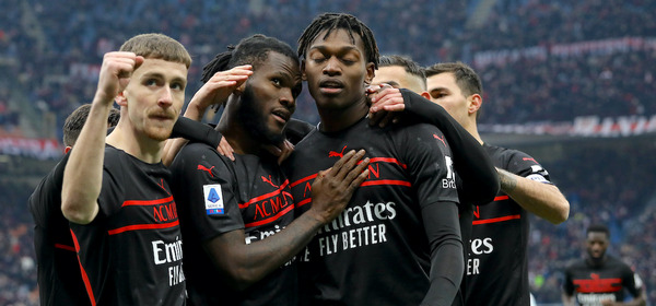 MILAN, ITALY - DECEMBER 04: Franck Kessie of AC Milan celebrates with team mates after scoring their side's first goal during the Serie A match between AC Milan v US Salernitana at Stadio Giuseppe Meazza on December 04, 2021 in Milan, Italy. (Photo by Marco Luzzani/Getty Images)