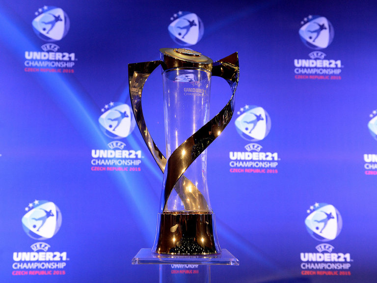 championship-european-team-under-21-football-trophy_3310238