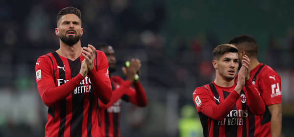Milan, Italy, 1st March 2022. Olivier Giroud and Brahim Diaz of AC Milan applaud the fans following the final whistle of the Coppa Italia match at Giuseppe Meazza, Milan. Picture credit should read: Jonathan Moscrop / Sportimage PUBLICATIONxNOTxINxUK SPI-1553-0051